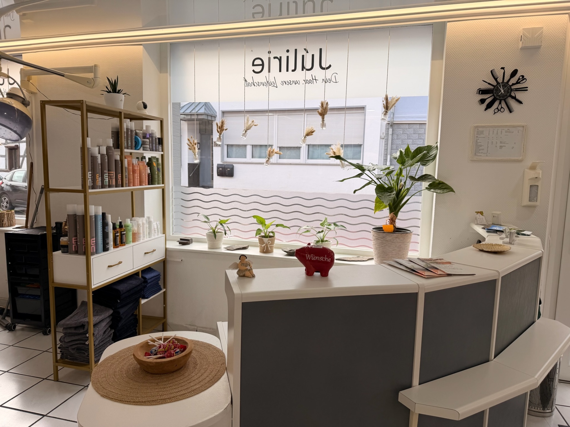 Júlirie Salon – Empfangsbereich
