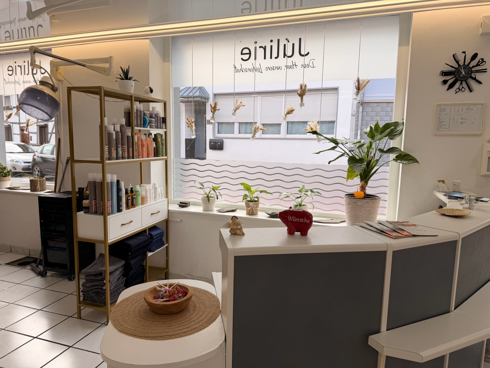 Júlirie Salon – Eingangsbereich